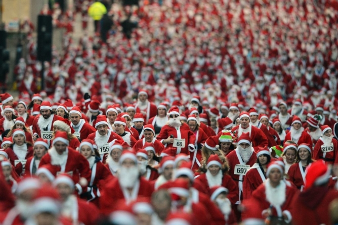 Sponsors needed as thousands of Santas take to the streets to support the Glendale Fire Charities